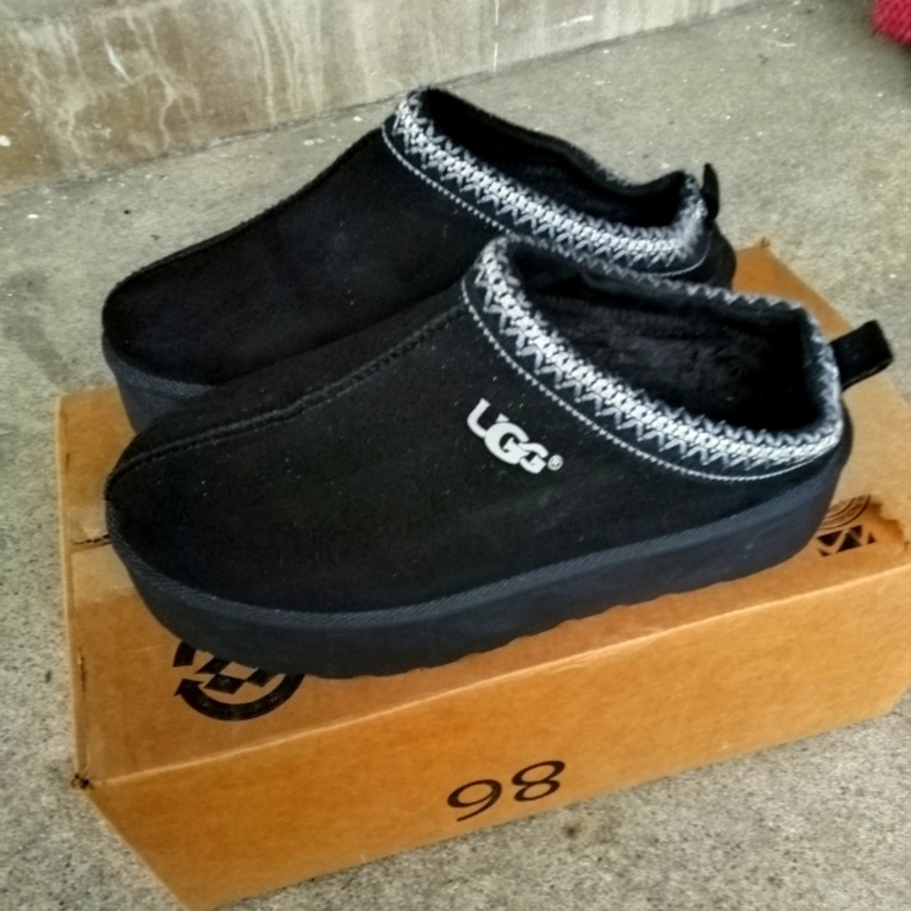 UGG Black Cozy Slippers